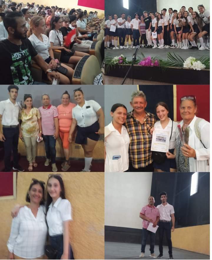 Hoy se celebra el Día Internacional de la Familia.Jornada de júbilo para los estudiantes que culminaron el 12  grado en el Centro Mixto 'Ignacio Agramonte' #Yaguajay .Junto a sus padres y docentes recibieron el título Bachiller #Cuba
 #SanctiSpíritusEnMarcha 
@AlexisLorente74