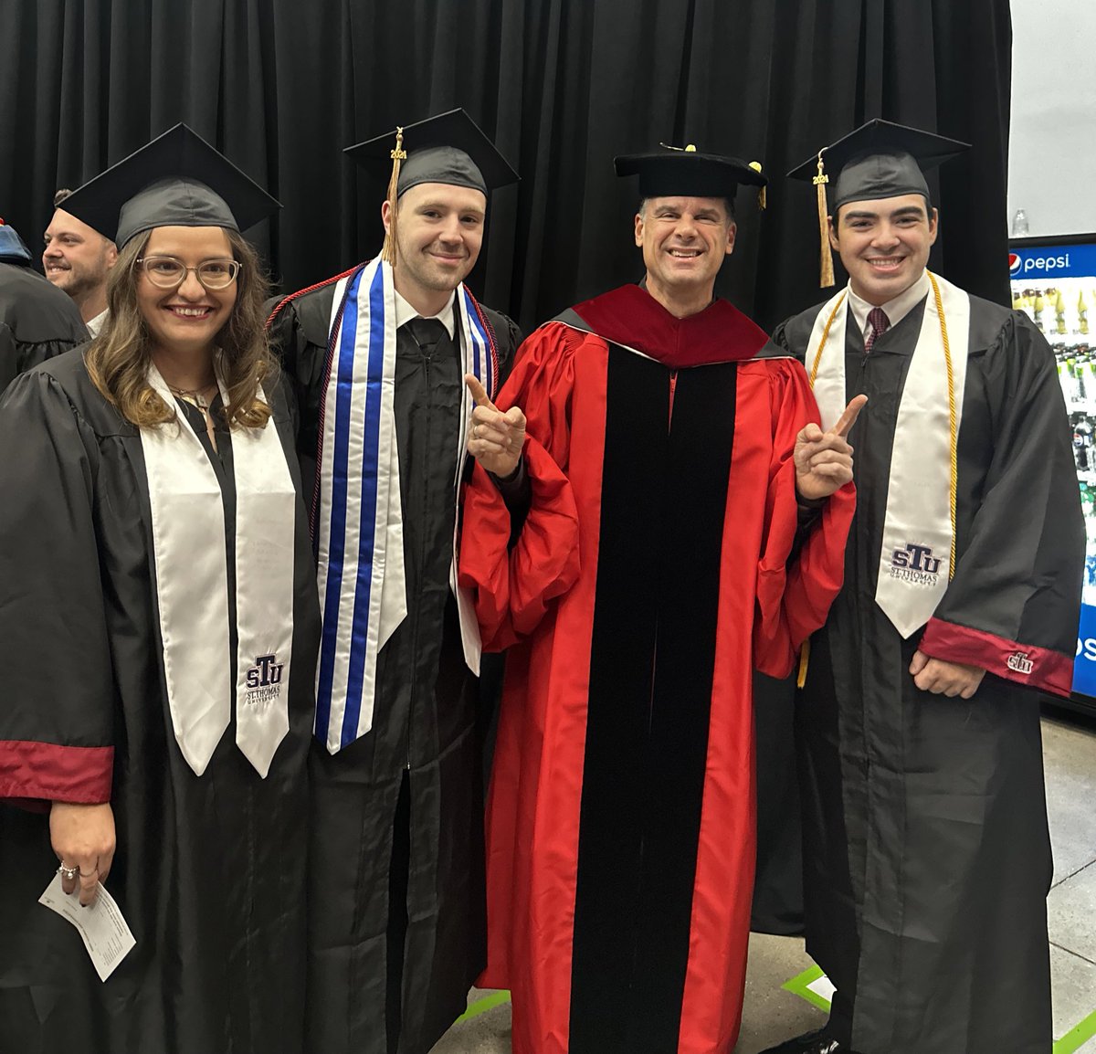 Congratulations to all our @StThomasUniv graduates! So proud of them especially all our @stu_campusmin and Catholic Leadership Household graduates. God bless you! All the best in the adventures ahead!