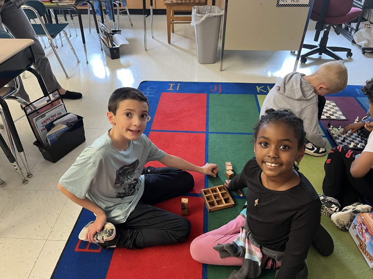 MrsMizesClass's tweet image. G stands for Game Day in the ABCs of 2nd grade!! Look at those happy faces!!🎲♟️❤️😊