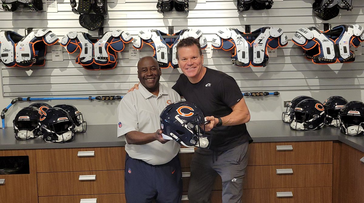The man behind the Bears Equipment! Always a pleasure working with Tony! #chicagobears #nfl #equipmentmanager @theunderweardoc