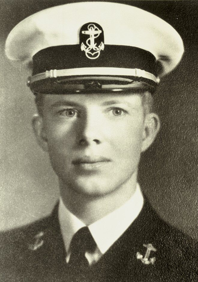 Future President Jimmy Carter, #USNavy, led a 26-man US team to help deal with the December 12, 1952 #Ottawa Canada 🇨🇦 Chalk River NRX nuclear disaster, the world’s first ever nuclear reactor meltdown. It blew the reactor roof off and leaked 1.2 mil. gallons of radioactive water.