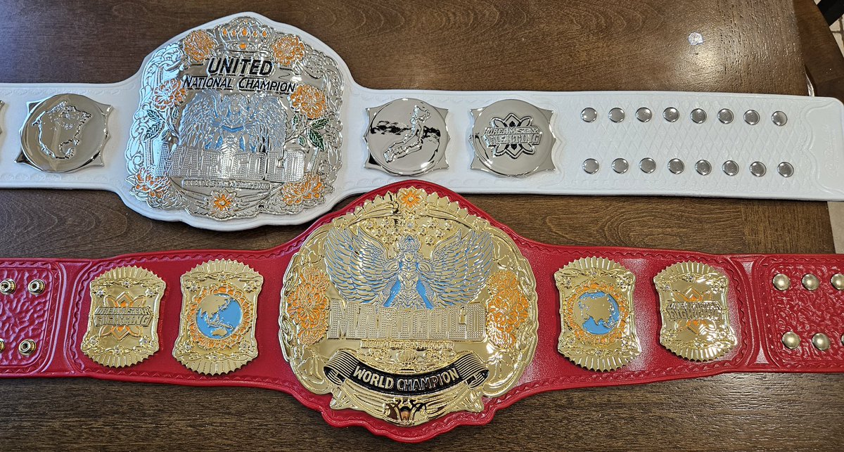 Rossy Ogawa, “For a long time, when we think of women's pro wrestling belts, we have images of red and white.We will carry on the history of women's pro wrestling from the Showa era.” Red and White is a tradition carried on from All Japan Women’s pro wrestling.