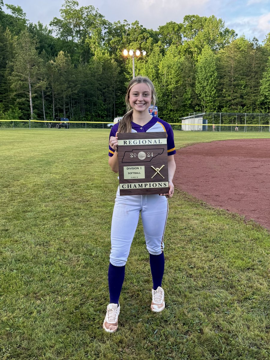 AddiGriffith44's tweet photo. REGION CHAMPS!!!!! 
💜💛
@ladycats_sb 
@TopPreps 
@BallGirlSports 
@5StarPreps 
@CoastRecruits 
@Sports_Recruits https://t.co/3MoT3ibhW6