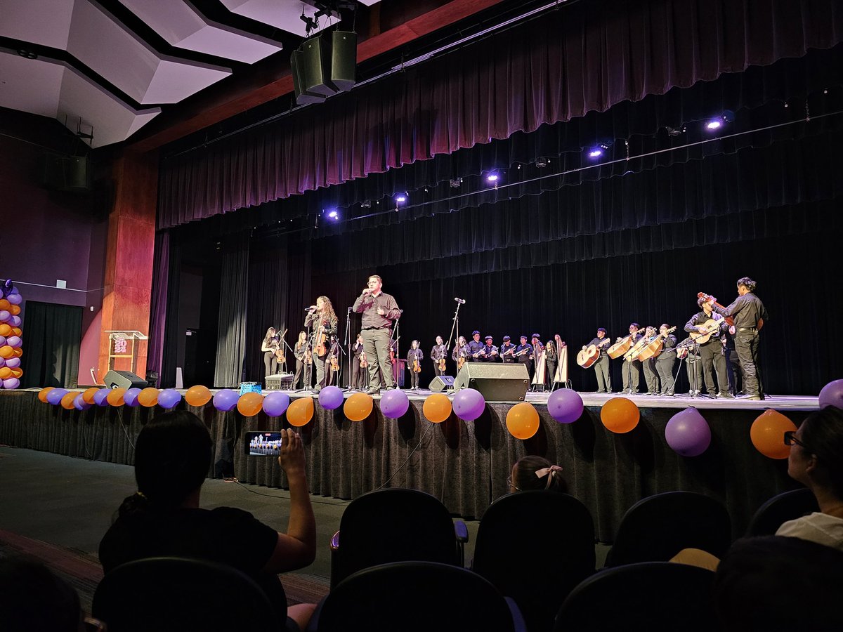 Mariachi Los Falconsitos kick off the Eastlake Mariachi concert tonight! Sounds great so far! @Eastlake_HS @SISD_FineArts