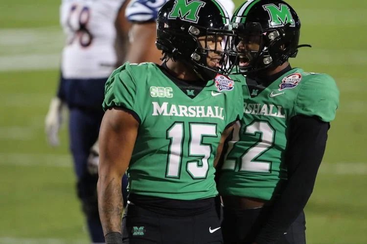 #AGTG After a great conversation with @CoaJ_Miller, I have been blessed to receive my first Division 1 offer from Marshall University! I’m very grateful for the opportunity.@FootballNaz @TimRacki @EDGYTIM @PrepRedzoneIL @CoachChris_Roll @LemmingReport @Bryan_Ault
