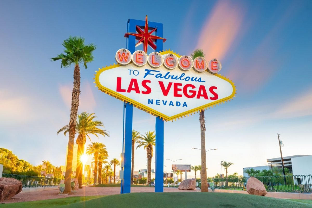 Las Vegas, what happens online is about to get a whole lot faster. The @CityOfLasVegas Council is considering an agreement to allow us to bring our fiber to your jewel of a town. spklr.io/6014UVqy