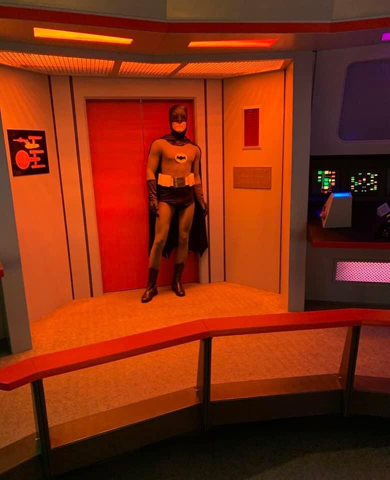 This isn’t the first time the Bat-universe has merged with the Trek one! #allstartrek