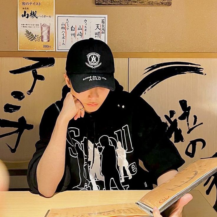 choiscaptor's tweet photo. What eef a jeongcheol short au wherein super shy cheol finally tried flirting with the cafe's pretty waiter, assuming it was a female... https://t.co/cFSIDqW47N