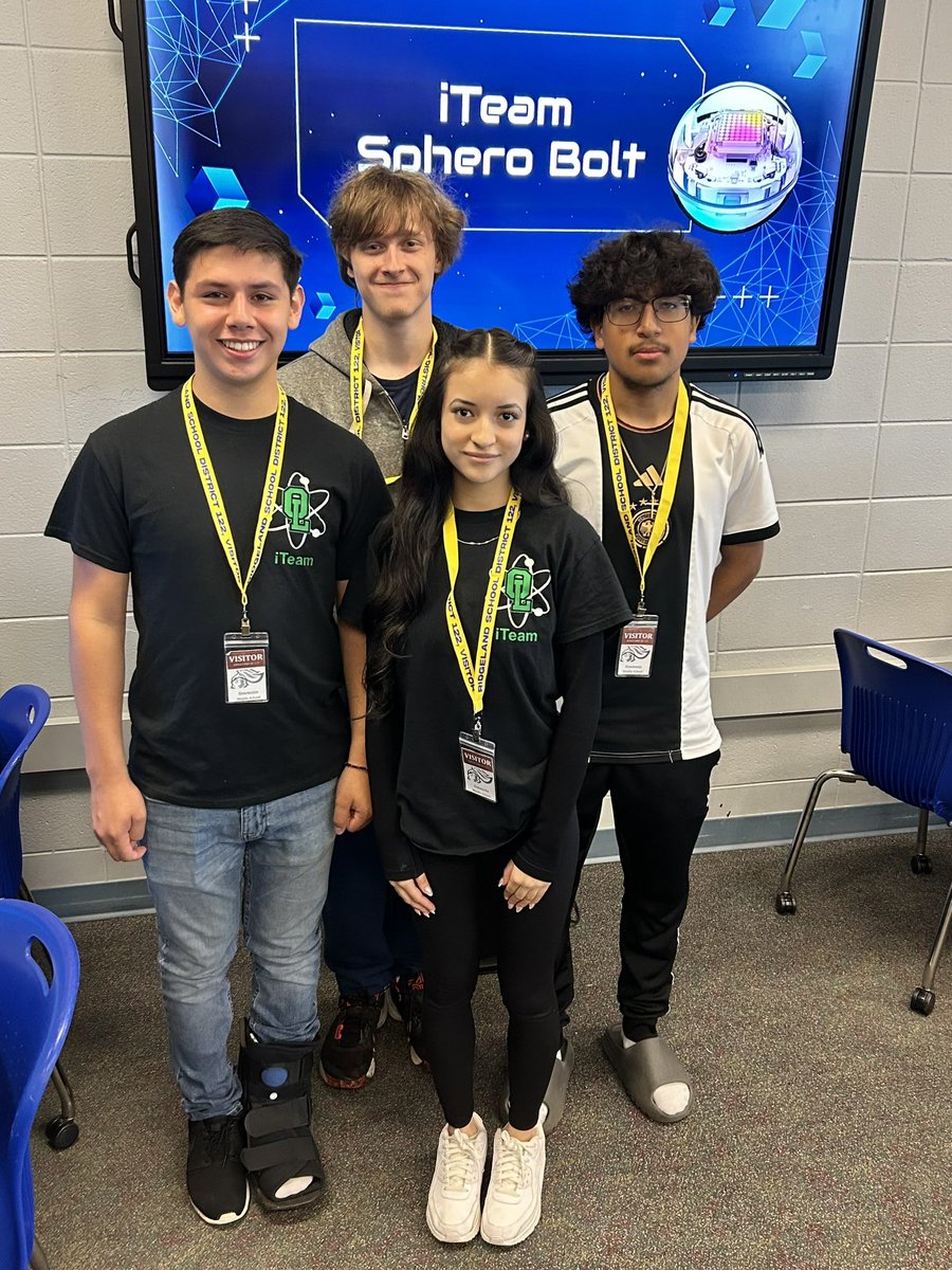 OLCHSTechCoach's tweet photo. The iTeam taught a lesson on coding Sphero robots to the 6th and 7th grade students at Simmons Middle School today. They iTeam created the presentation and mazes and took turns teaching.  Great opportunity for our students to showcase their skills. #olchspride https://t.co/5nGqn7ISwG