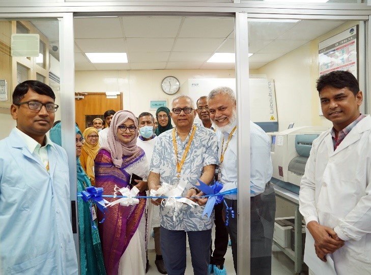 Bangladesh's Antibiotic Resistance in Communities & Hospitals (ARCH) site, with @CDCgov & @icddr_b support, is using new equipment to detect #AntimicrobialResistance faster & more accurately. This promotes correct & timely diagnostics for patients. bit.ly/3Uzx2Iq