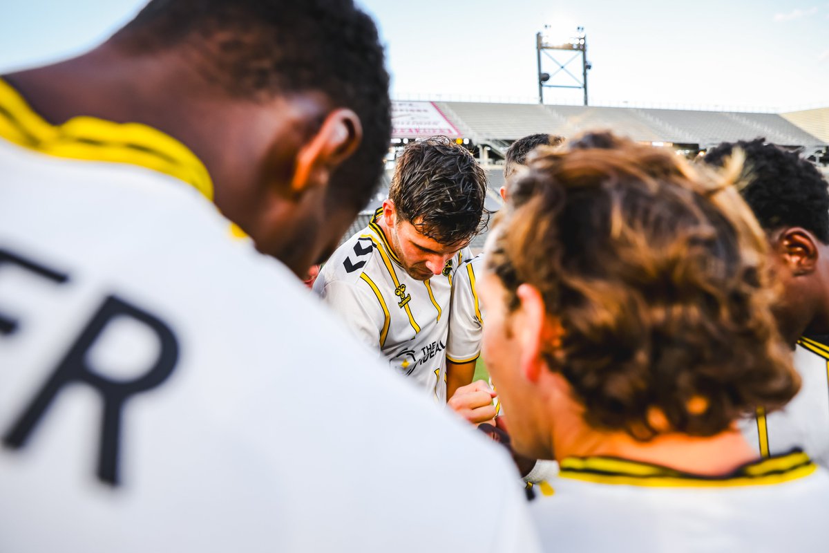 Fight for each other ✊

#BHMvCHS | #CB93 #FortifyAndConquer