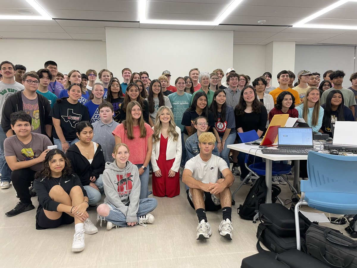 Congratulations to Jessica Melendez for her fantastic achievement of securing 12th place at the UIL State competition! Your hard work, dedication, and talent have truly paid off.
.
.
@canutilloisd @epccnews #UILState <a href="/uiltexas/">Texas UIL</a> #studentlife #teacherlife