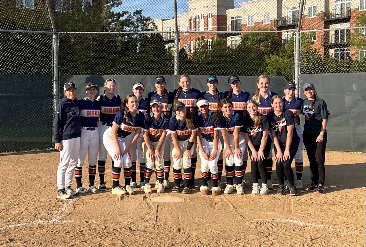Sad that it was our last game on this field - have some great memories, but excited to make new memories next season on our new field!
#FightOn #1BG ⁦<a href="/BGBisonAD/">Buffalo Grove Athletics</a>⁩