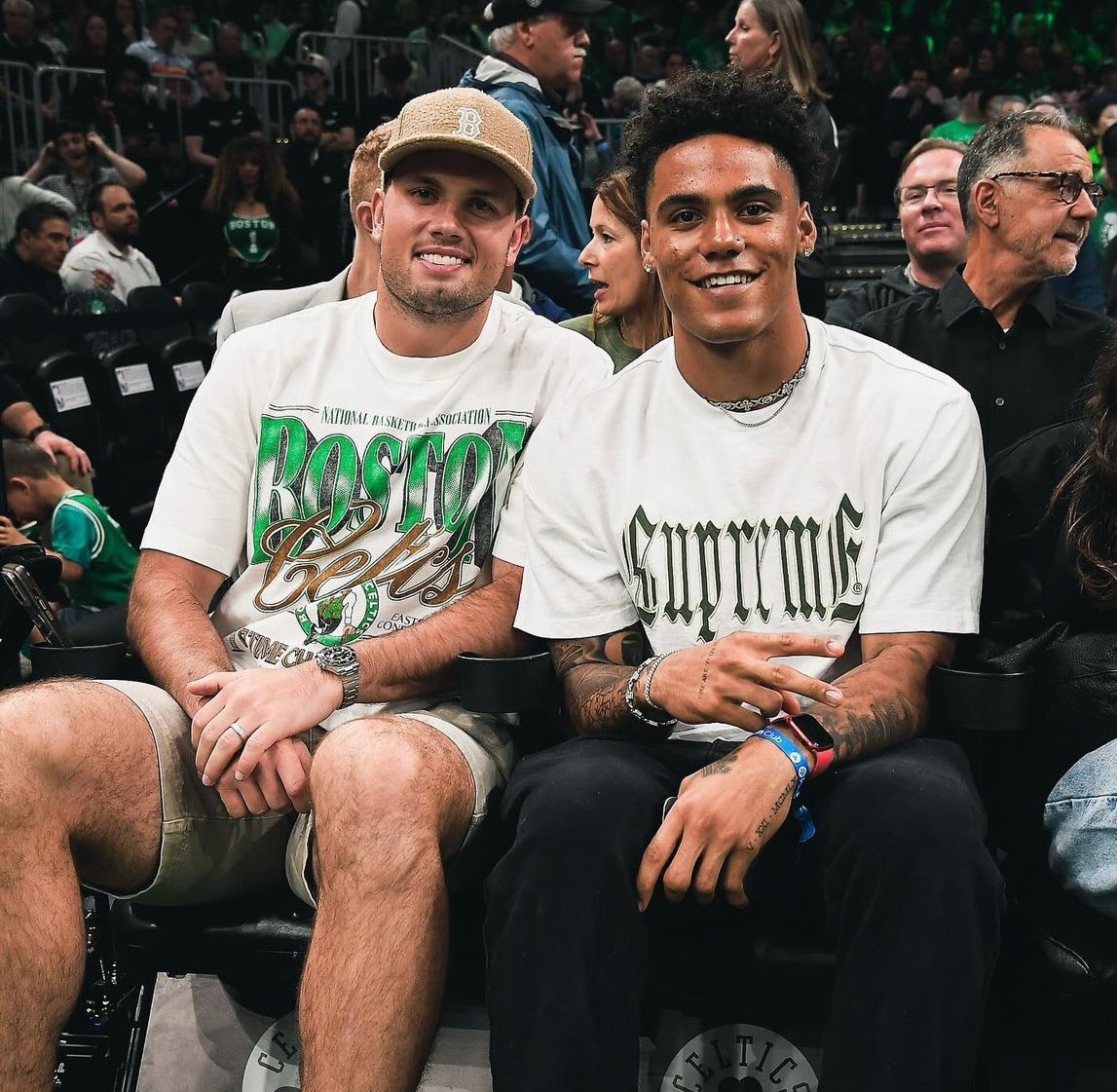 #Patriots Hunter Henry and Christian Gonzalez are courtside at the #Celtics game tonight!

It’s awesome to see how invested Gonzalez is — he has attended dozens of games the past two years.

#NEPats x #DifferentHere