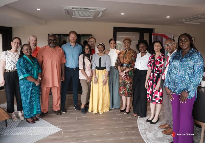 Harry and Meghan visited #SaveTheChildren (STC) charity while in Nigeria, accompanied by good friend and STC ambassador, Misan Harriman

#HarryAndMeghanInNigeria