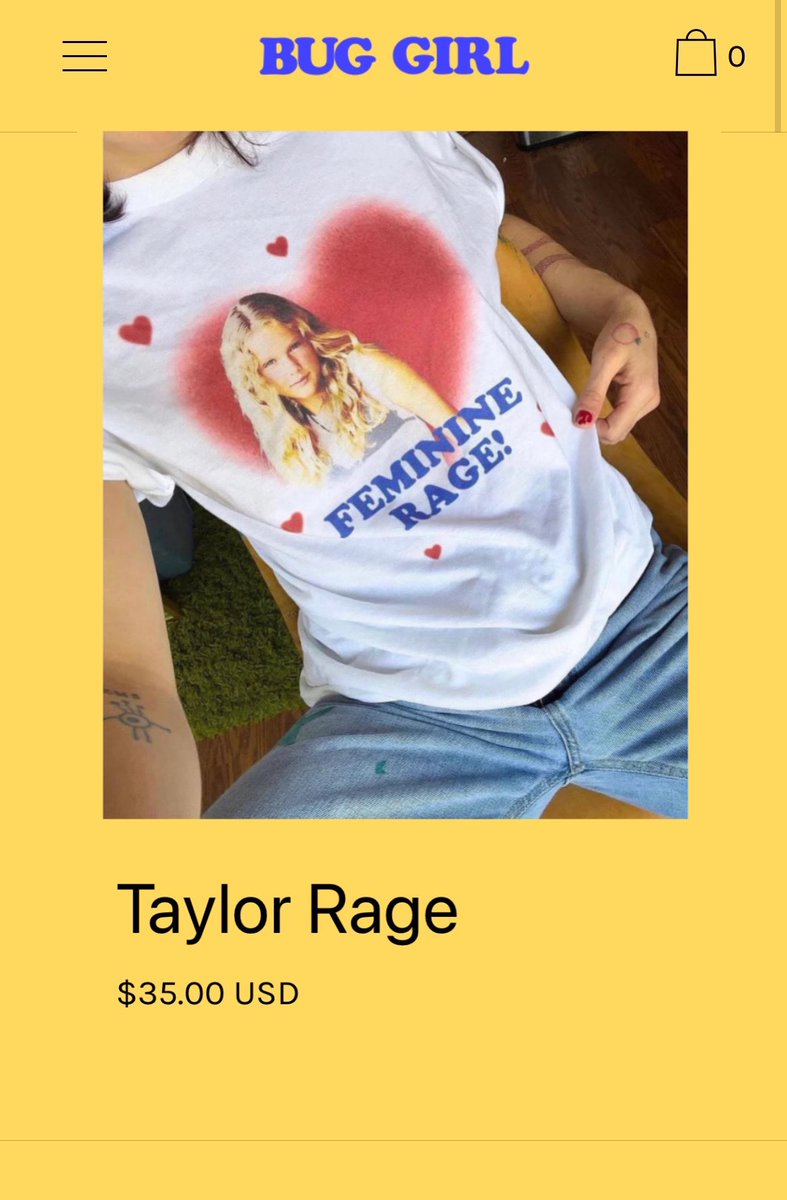 Hayley Williams usando una camisa de 'Feminine rage” con una foto de Taylor Swift joven 🥹 en el Backstage del Eras Tour