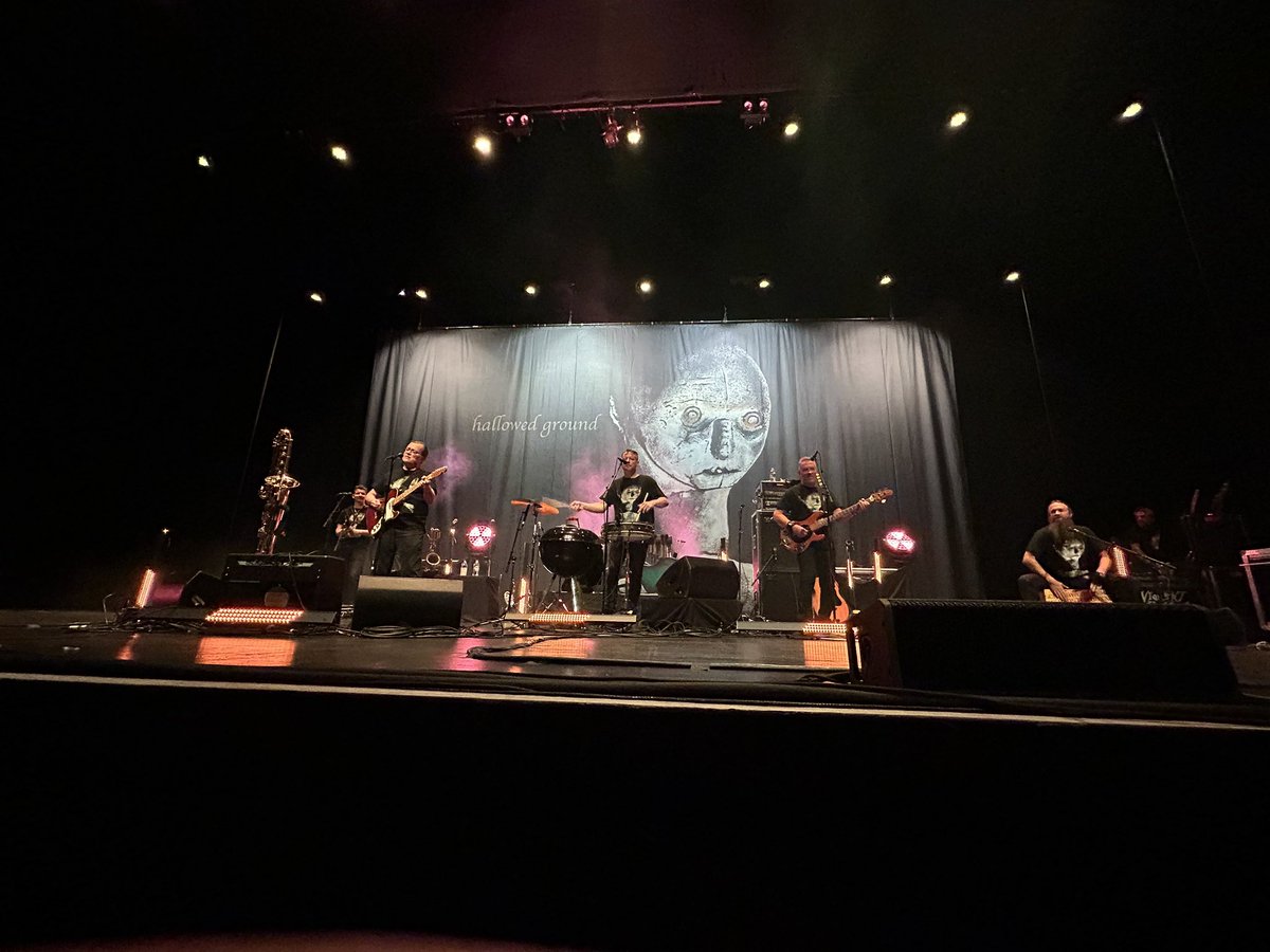 Front row: Violent Femmes!