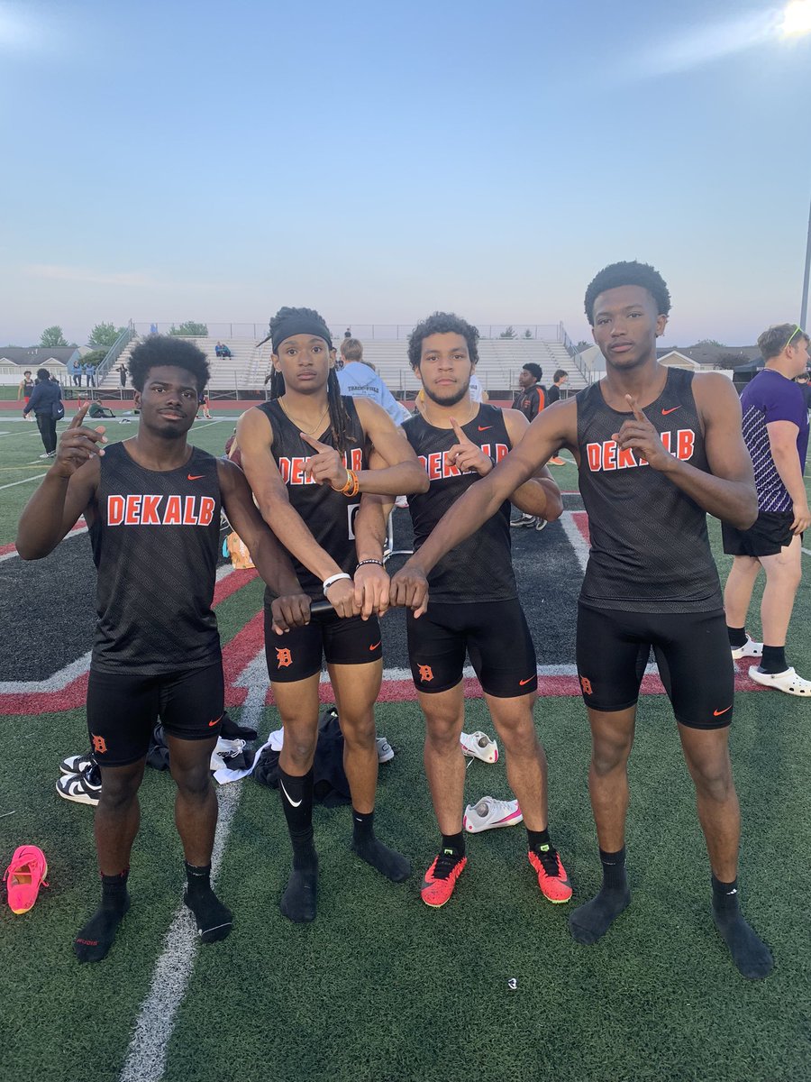 The barbs have their 7th state qualifier of the night as the 4x2 runs a season best and takes 3rd running a state qualifying time of 1:29.10 SO @DeshawnMatthew1 SO @BraylenAnderso3 SR Isaiah Butler JR Justin O’Neal @1barbathletics @dekalb_football @dc_preps @BarbBoosters