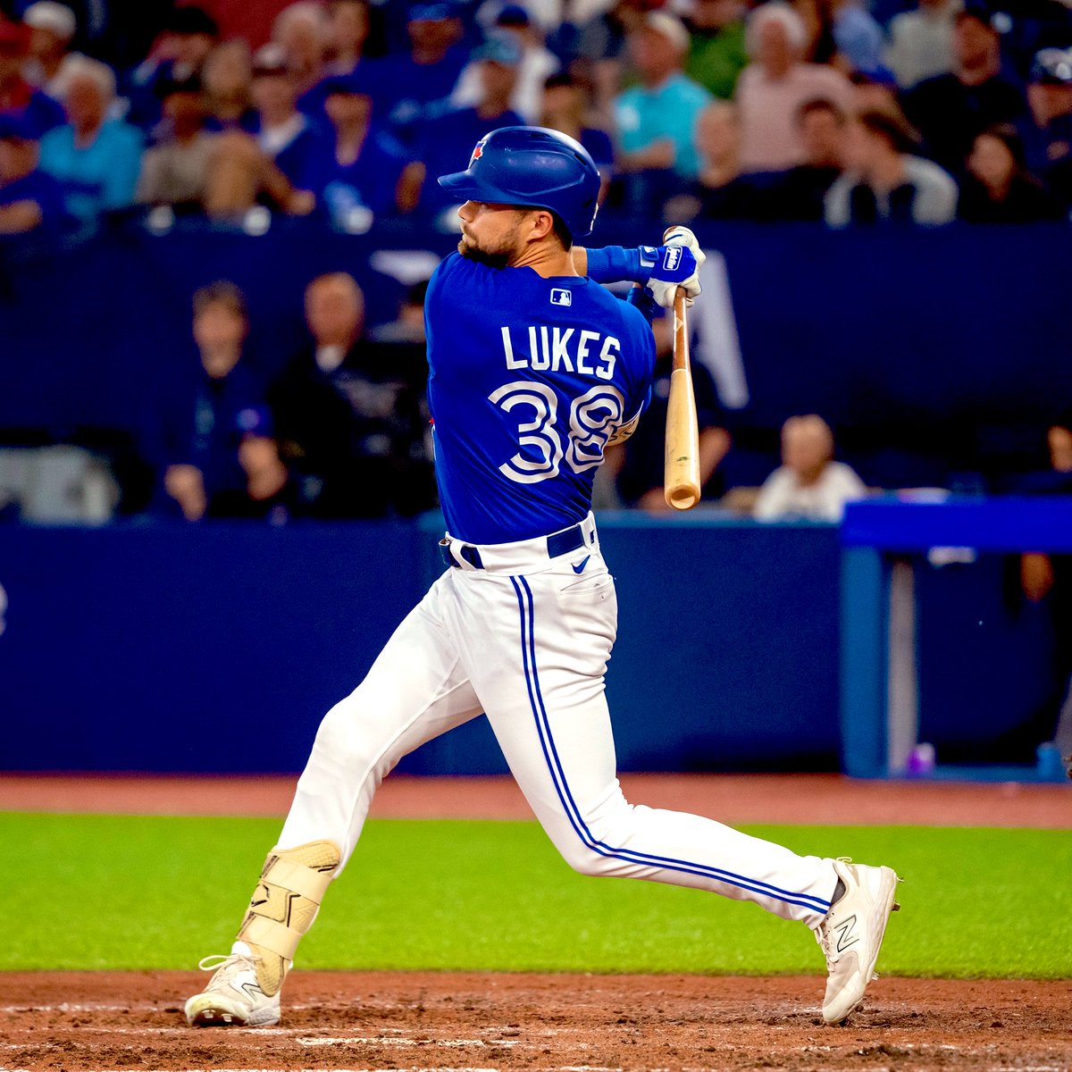 Nathan Lukes tonight for Buffalo: 

6 for 6
HR
4 RBI
2 2B

#BlueJays #TOTheCore