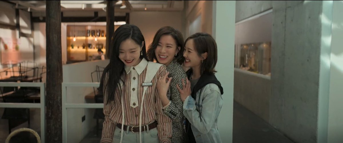 seoparkang's tweet photo. Blame myself for not having the right expectations but I had assumed #FryMeToTheMoon #今天的她们 (originally Trio in Chengdu) would be about the trio toiling &amp; navigating life TOGETHER. Was not expecting one of them to ruin the other's family business and steal the bf of another https://t.co/13ELyiT0qk
