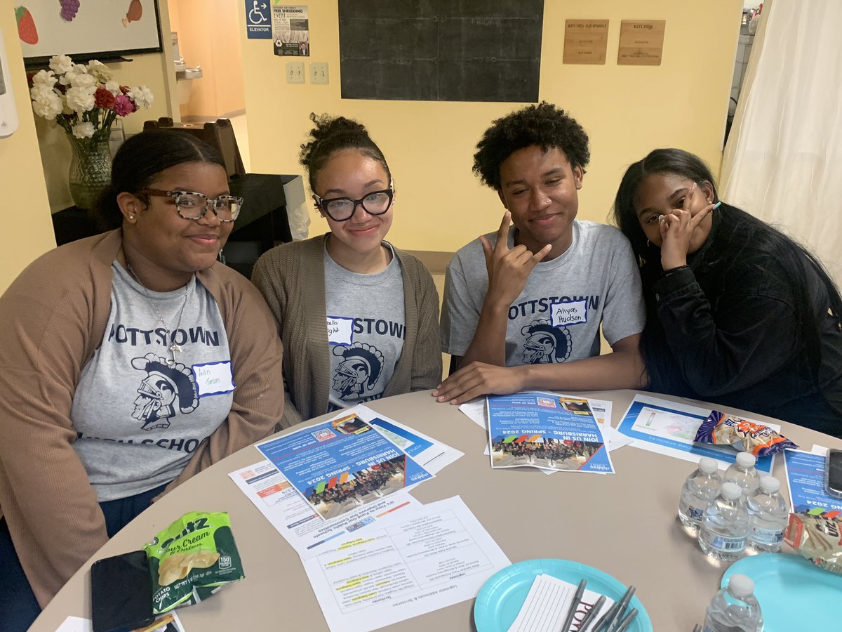 PHS student members of high school NAACP Chapter at Townhall meeting learning about funding schools fairly & equitably. Thanks to representatives.@RepCiresi @RepFriel for your support. @pottstownschool @pottstownhs @PSDRODRIGUEZ @PottstownNews @LauraLyJohnson @ByDeborahAnn