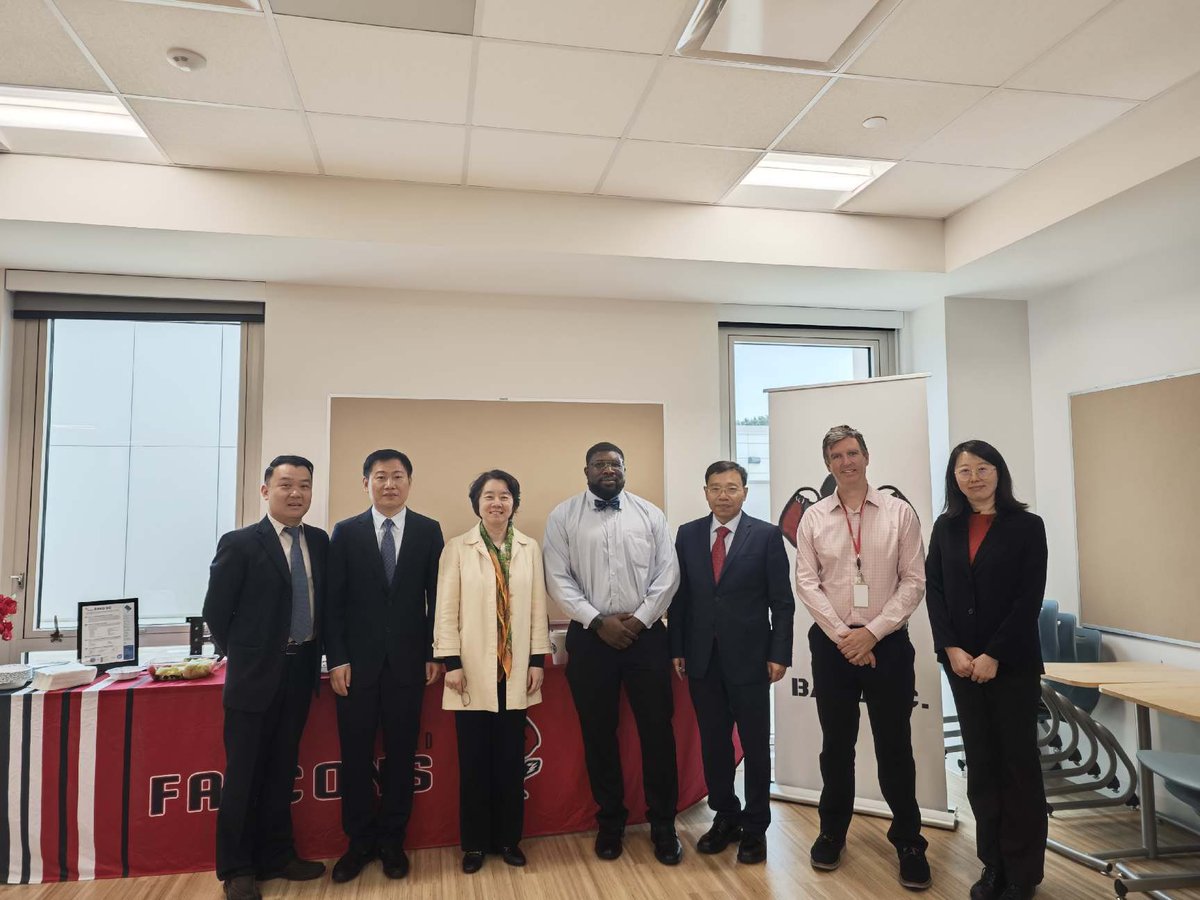 Great meeting w/ 🇨🇳Education leaders about our school's emphasis on early college. Our students showed language skills & knowledge of Chinese culture, thanks to the hard work of our faculty. I'm incredibly proud of their dedication to excellence. @BHSEC_DC @BHSEC @dcpublicschools