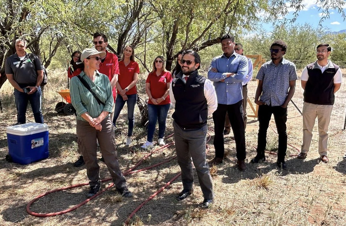 Acompañamos en Amado, Arizona a nuestros aliados de @UAZCoopExt @MX_UArizona en la presentación de su proyecto de horticultura 🌾 sustentable con el apoyo de estudiantes. 🧑🏻‍🌾👩🏽‍🌾👏🏼 #DiplomaciaCercaDeTi 🇲🇽🫱🏾‍🫲🏼🇺🇸