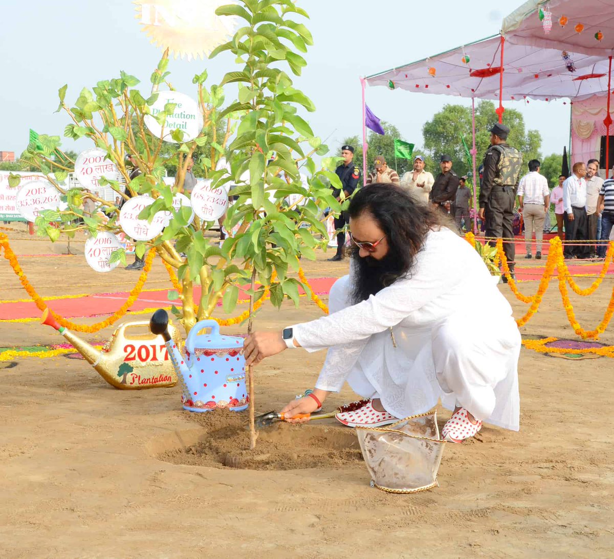 As a human being, it is our first responsibility to think about the well-being of this earth and other living beings. Ram Rahim ji has started Nature Campaign and has run many programs to make this earth #GoGreen, which includes planting trees, stopping the use of polythene.