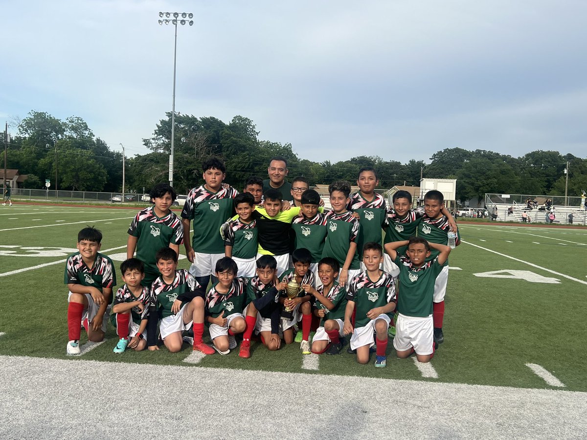 Mission accomplished! Congratulations @OakhurstFWISD…soccer champions! @amramsey13 @CharlieGarciaFW