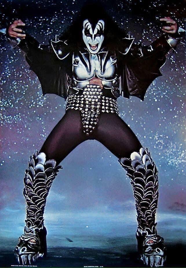 Gene’s best costume? Yes or No? #KISS50