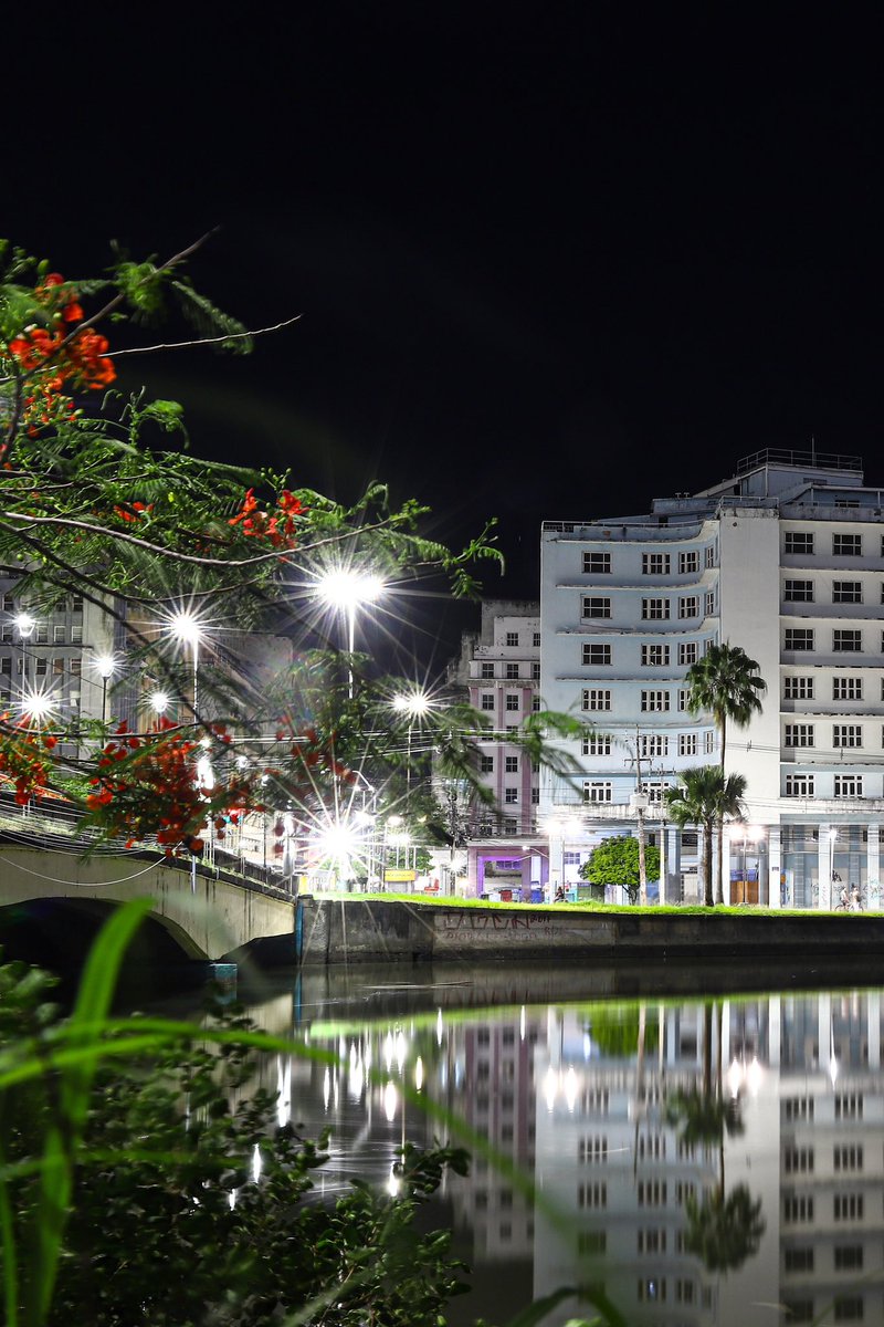 A mais bela cidade em linha reta do Brasil 😍

📸 Wesley D'Almeida @wesleydalmeidafotografo #wesleydalmeida 

#recife #cityphotography #landscapephotography #urbanphotography #nightphotography #fineartphotography #turismo #recifetem