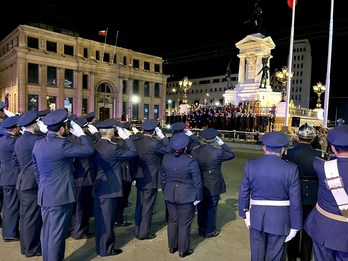 👩🏻‍🚒HOMENAJE•HEROES•COMBATE•NAVAL👨🏻‍🚒 Durante esta jornada, nuestro Superintendente, señor Hernán Pérez Parra, encabezó la delegación que acompañó al Cuerpo de Bomberos de Valparaiso durante el Homenaje a los Héroes del Combate Naval de Iquique y Punta Gruesa <a href="/CBV1851/">Bomberos Valparaíso</a>
