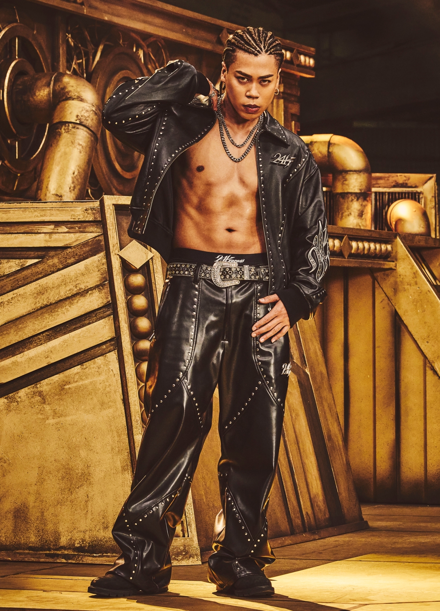 GNqi7VSb0AAw_Db?format=jpg&name=large