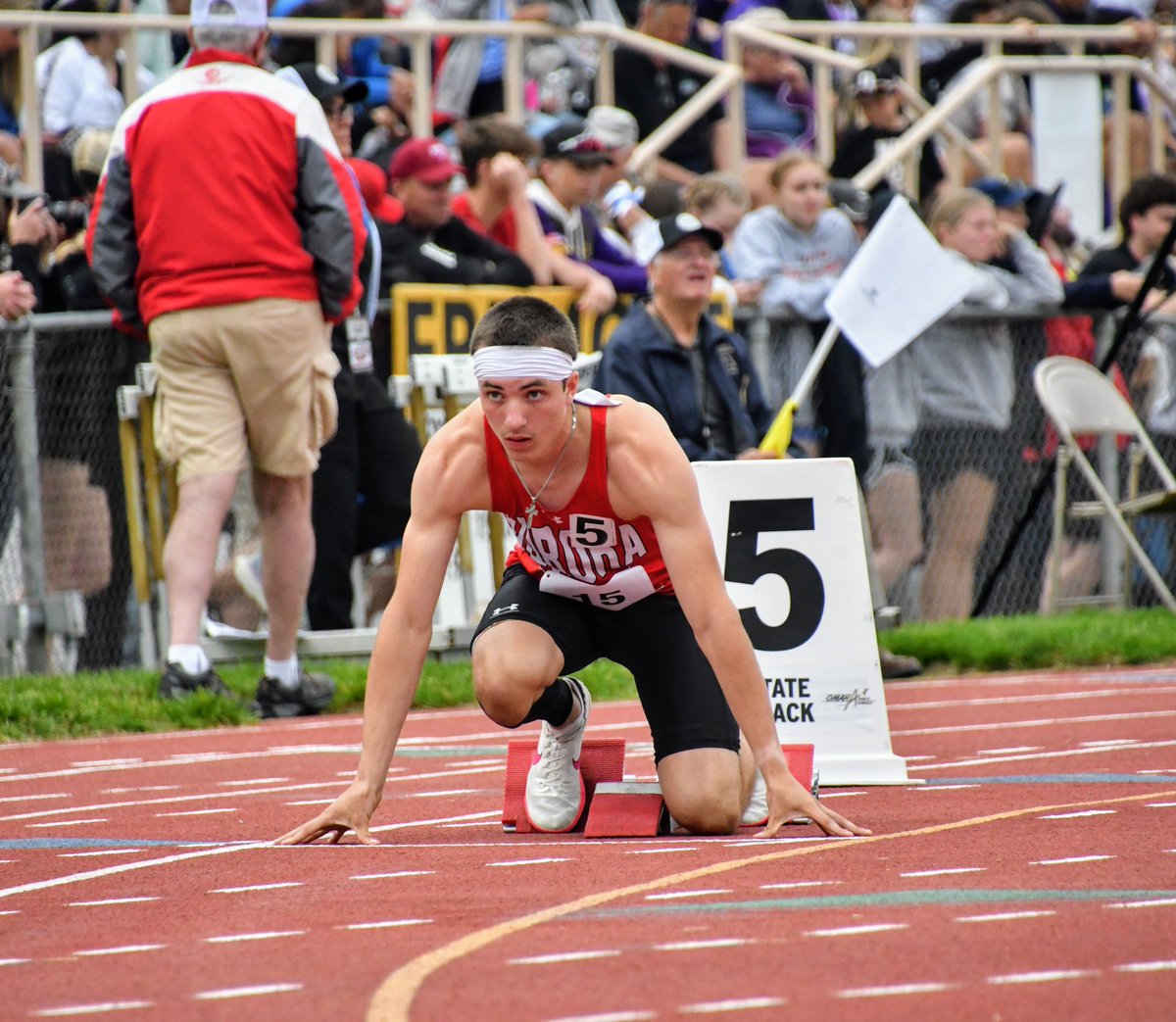 Lucas Gautier ran a 51.70 after a long weather delay in the 400 dash final. #nebpreps