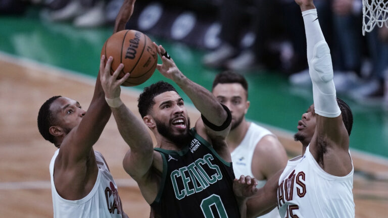 Jayson Tatum scores 25 to lead Celtics past Cavaliers 113-98 and into 3rd consecutive East finals. trib.al/hBB17z4