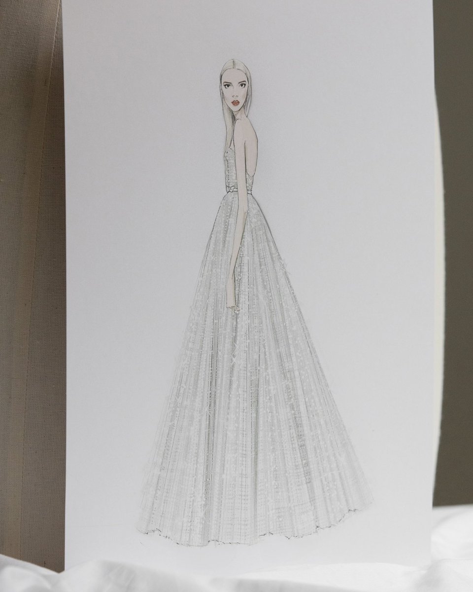 Zoom in on the #DiorSavoirFaire behind the majestic #DiorCouture embroidered beige tulle gown worn by @AnyaTaylorJoy to the 77th @Festival_Cannes, with the House’s petites mains expertly executing the creative vision of Maria Grazia Chiuri.
#StarsinDior #Cannes2024
