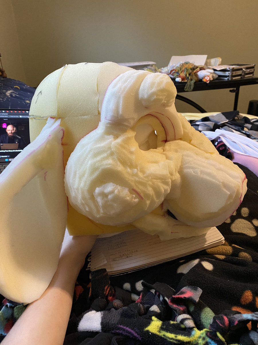 OKAY. this is a long shot but i’m losing my mind out here!!! do any of you have any tips to make the eyes sit better? or make more sense? or just LOOK good? 

#fursuit #fursuitmaking
