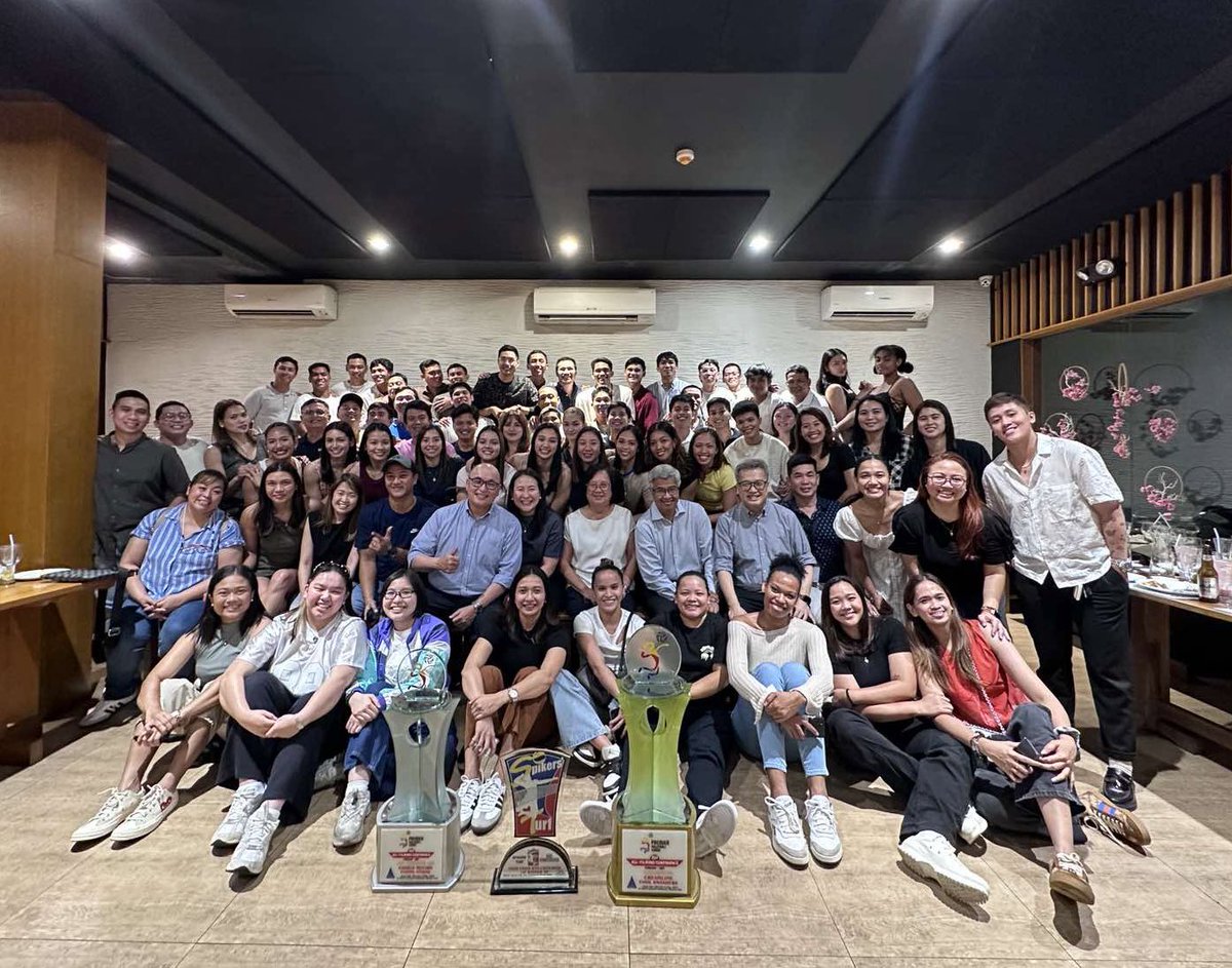 lizanne_927's tweet photo. One Big Rebisco Family 🏐 https://t.co/ifuyeUixu3