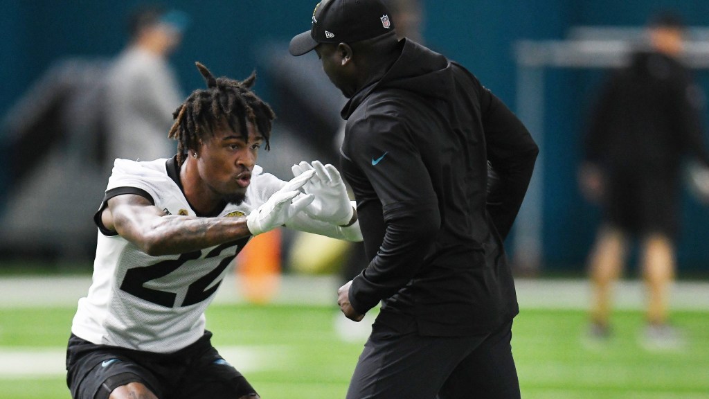 Why the Jaguars' front office was so high on rookie CB Jarrian Jones jaguarswire.usatoday.com/2024/05/14/jac…