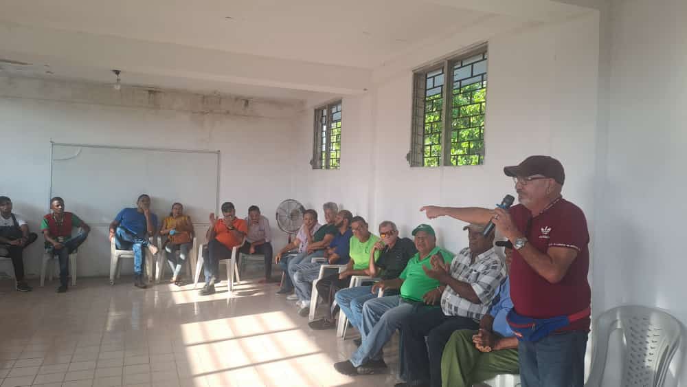 Concluimos en el municipio Ribero, nos reunimos con más de 10 partidos políticos donde nos dieron un respaldo por esta exitosa gira y nos felicitaron por los esfuerzos que hacemos para construir la UNIDAD en el estado. 
<a href="/partidoUNT/">Un Nuevo Tiempo</a> 
<a href="/Unt_cumana/">UntSucreCumana</a> 
<a href="/EdmundoGU/">Edmundo González</a> 
<a href="/MariaCorinaYA/">María Corina Machado</a>