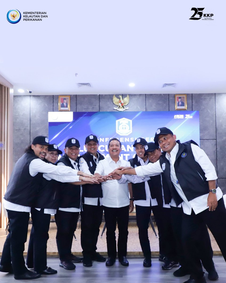 PMO-724 merupakan kebijakan yang sifatnya operasional dalam rangka memperkuat soliditas di internal KKP maupun koordinasi dengan berbagai Kementerian dan Lembaga terkait untuk mengawal kebijakan transformasi tata kelola lobster #PMO724 #TrenggonoJagaLobster #SaktiWahyuTrenggono