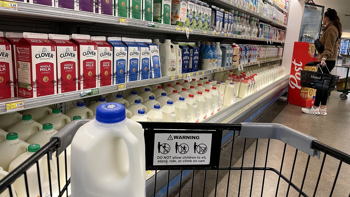 Eggs, milk and other grocery prices fall, as overall inflation eases npr.org/2024/05/15/125…