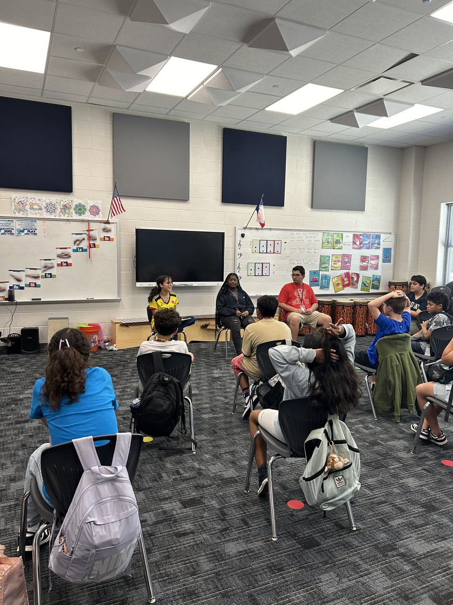 Thank you to Haskett Leadworthy students for leading a Q&A panel for our 5th graders! @HaskettJH @FaldynFoxes