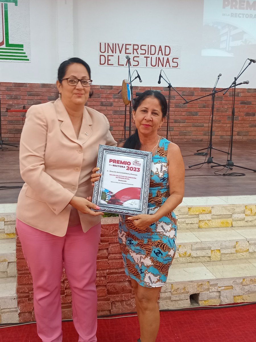🔊 Tarde de reconocimientos en la 
@ULTCuba
  🇨🇺 Se entregan los premios de la Rectora 2023 🤩
🎉 Felicidades a los premiados 👏 #ULTConecta #CubaMES  #UniversidadCubana  #LasTunas  #HaciendoHistoria  #CubaMES