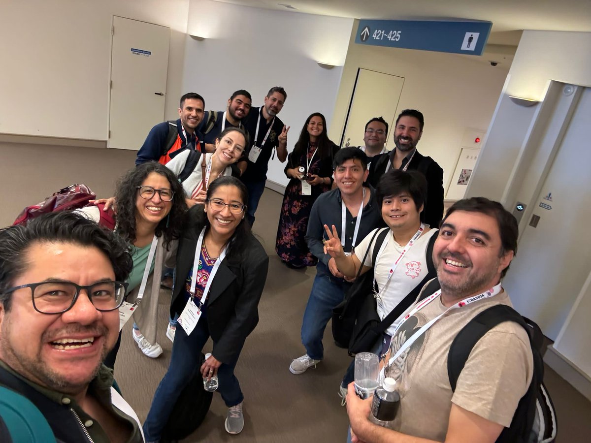 Nice to connect with some of the LatinX community at @ieee_ras_icra. If you're at the conference, join us in WhatsApp to chat throughout the week at #ICRA2024 - chat.whatsapp.com/Kzv00qTg2I2E9L…