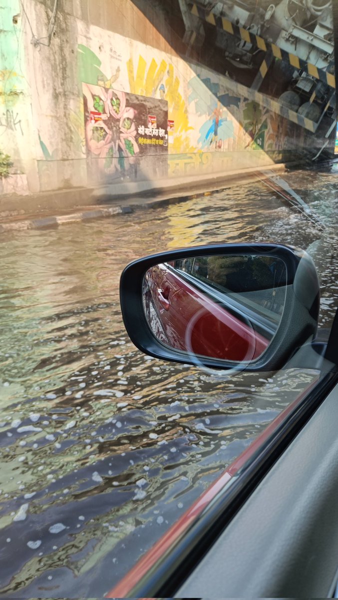 @PMCPune Radha Chowk underpass at Balewadi. Water logging due to choked drainage. It is already a very busy junction. Please fix to avoid day-long traffic jam