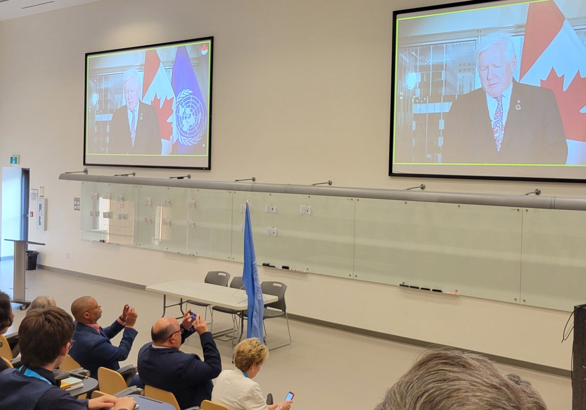 rich_stehlik's tweet image. Enjoyed tonight's @WaterlooCDSB led Model UN event hosted by @StJeromesUni. Special messages delivered by @BobRae48 via video and in-person by @berryonline, @DorothyMcCabe, @TyroneDowling, and @Redman4Region. Soak up the experience @MonDoyleCSS students! Have fun!!