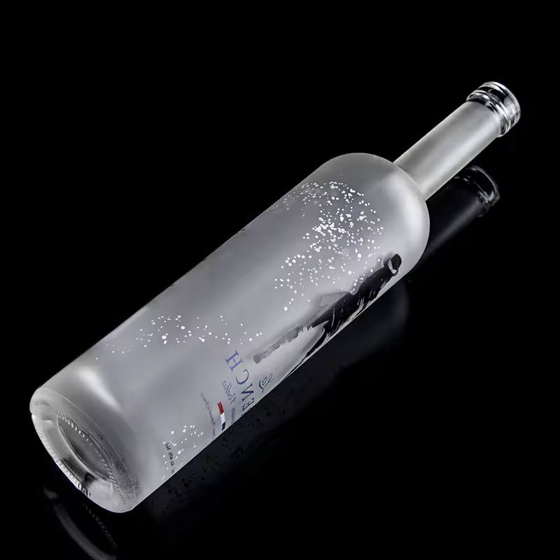 🍾 Look the elegance of acid-etching for your glass bottles!
Acid-etching is specialty process that offers a frosted appearance, transforming the bottle's feel into a silky sensation.

#GlassMaker #ChooseGlass #Premiumization #Customization #AcidEtching #GlassDecoration