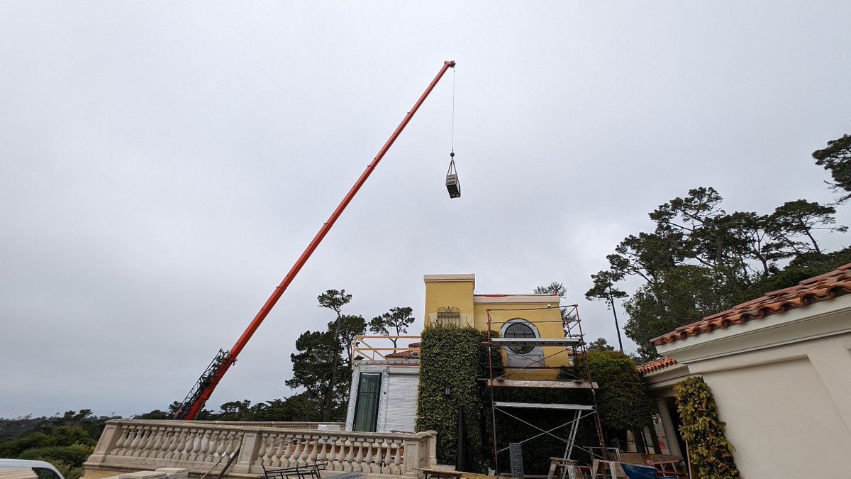 Think you’ve got a tough spot to get a 2000 lb backup generator into? The OnPoint install crew can get it done! 🏗️