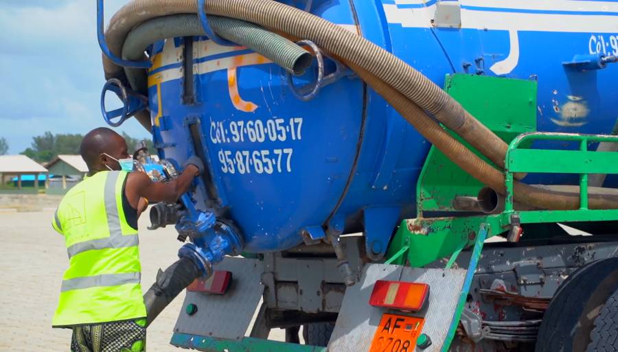 Less than 4% of #Benin’s urban population has access to safely managed sanitation.🚽 Learn about the country's path towards improving waste management in the Grand Nokoué metropolis. wrld.bg/aLSw50RGmQr
